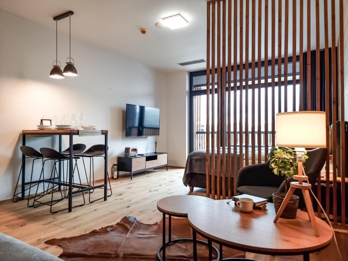 Tee House เชลาดนา ภายนอก รูปภาพ